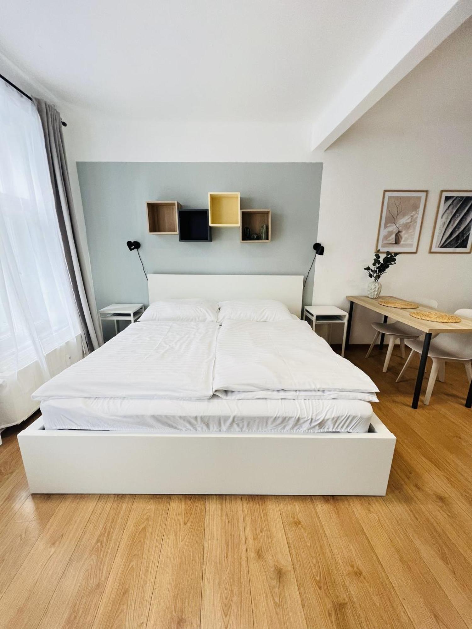 7 Nights Apartments Dominikanske N. Brno Bagian luar foto