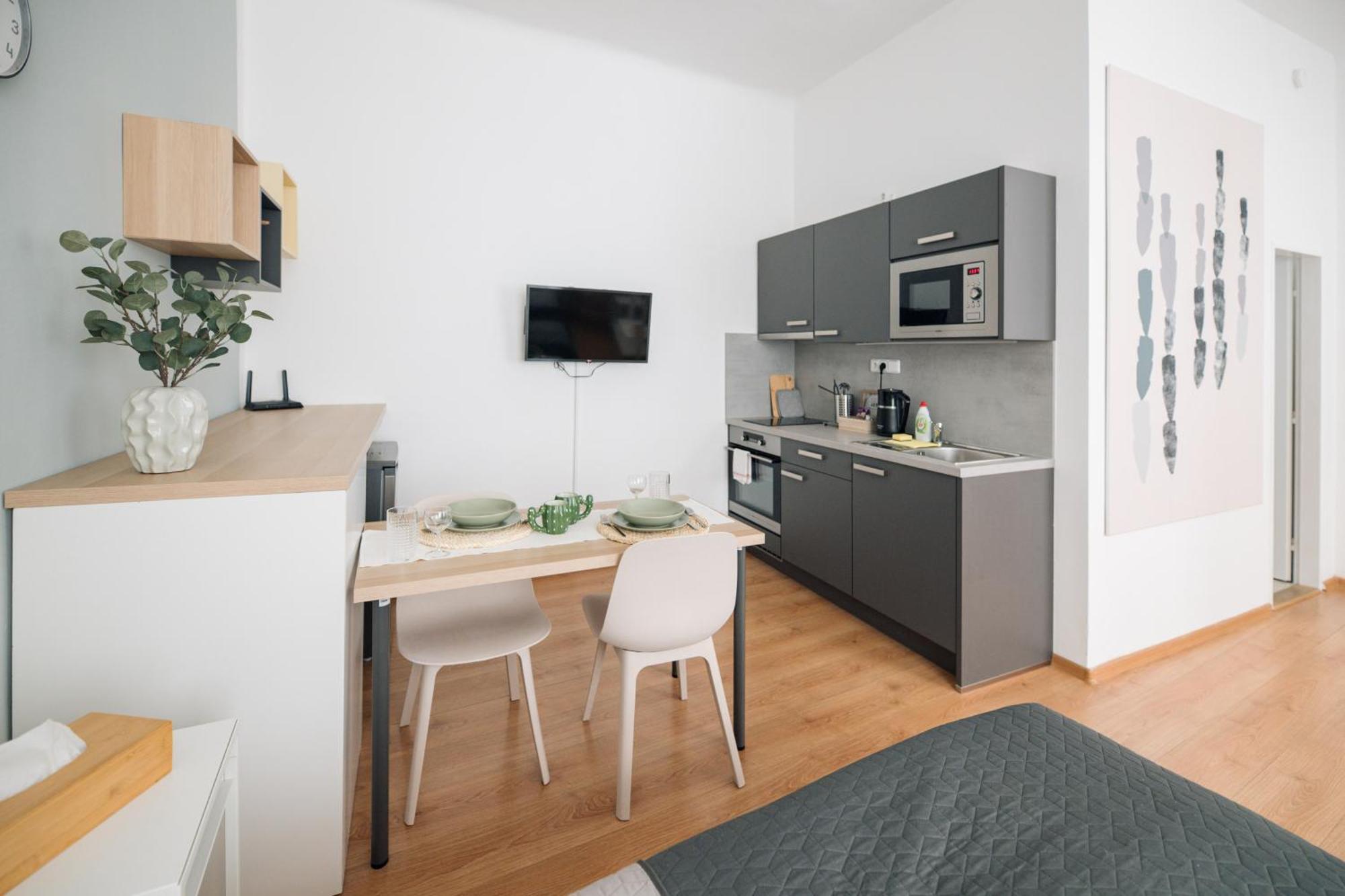 7 Nights Apartments Dominikanske N. Brno Bagian luar foto