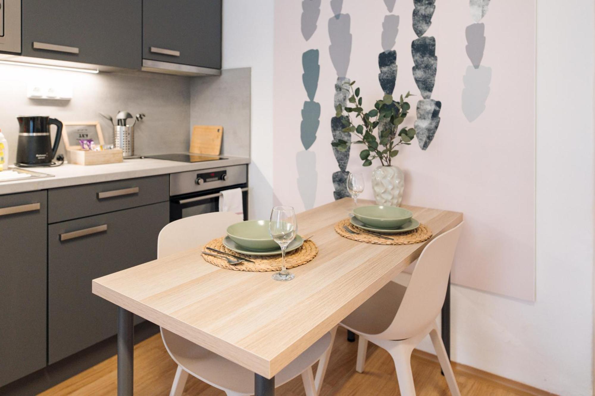 7 Nights Apartments Dominikanske N. Brno Bagian luar foto